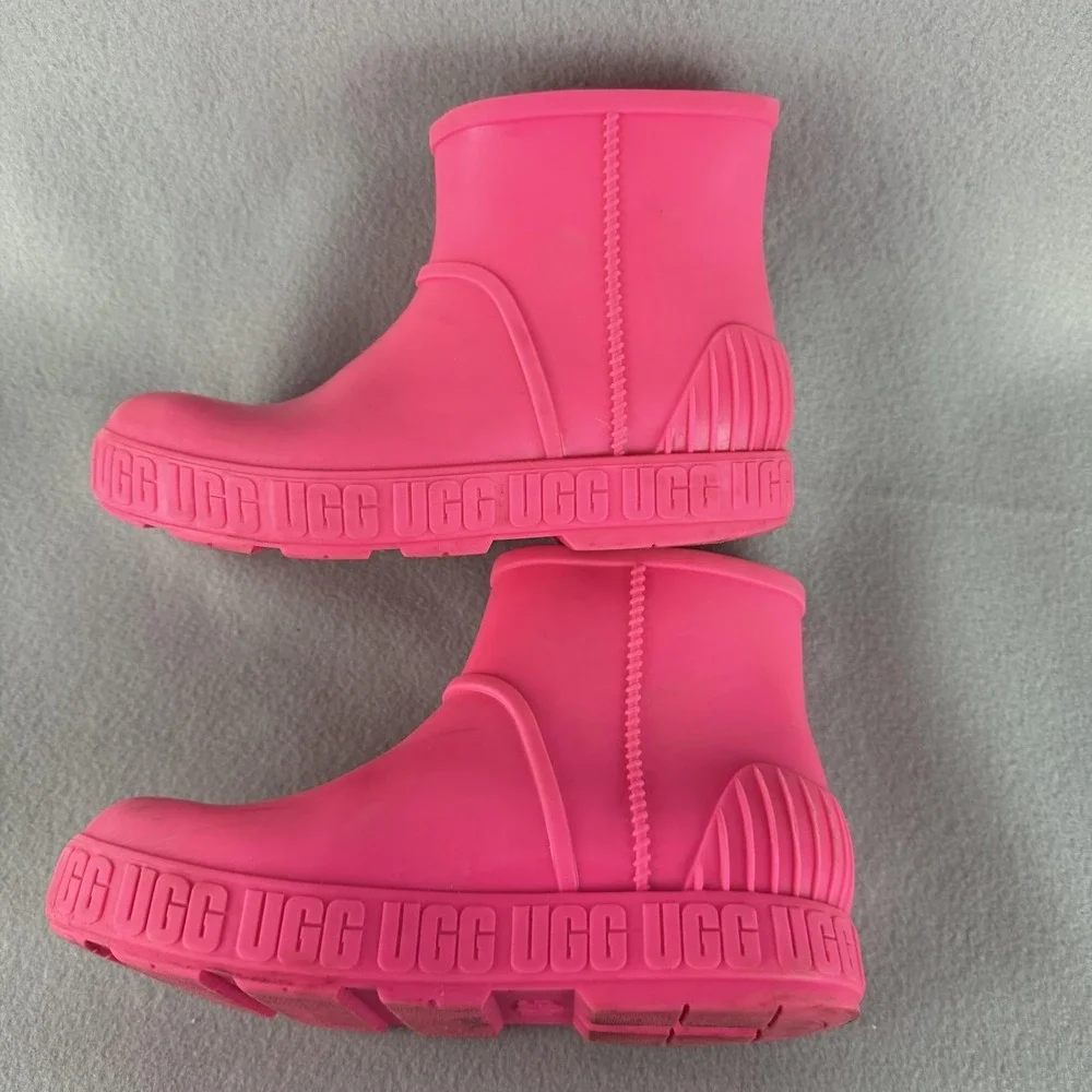 UGG Drizlita Rain Boots Kids 5 Pink Waterproof Rubber Ankle Logo‎